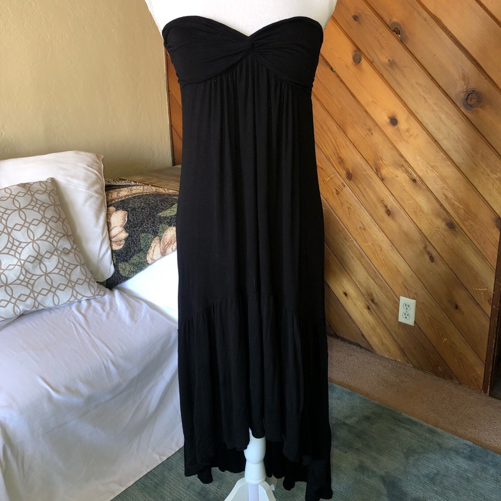 Sweet❤️ strapless hi-low black dress w ruffle